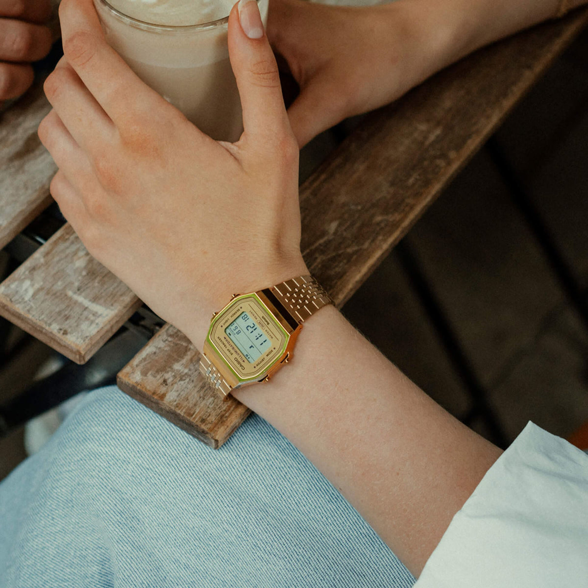 Unisex Watch CASIO VINTAGE Mod. BLUETOOTH® SMARTPHONE LINK - GOLD - built-in accelerometer senses body movements + steps counter - GOLD