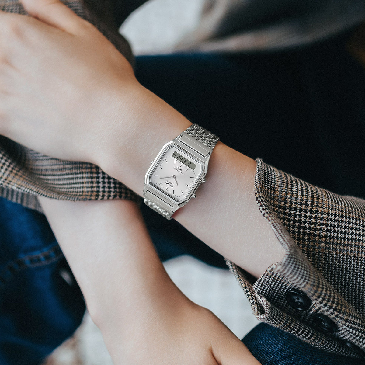 Unisex Watch CASIO VINTAGE Mod. EDGY COLLECTION SUNRAY DIAL - MESH STRAP, SILVER