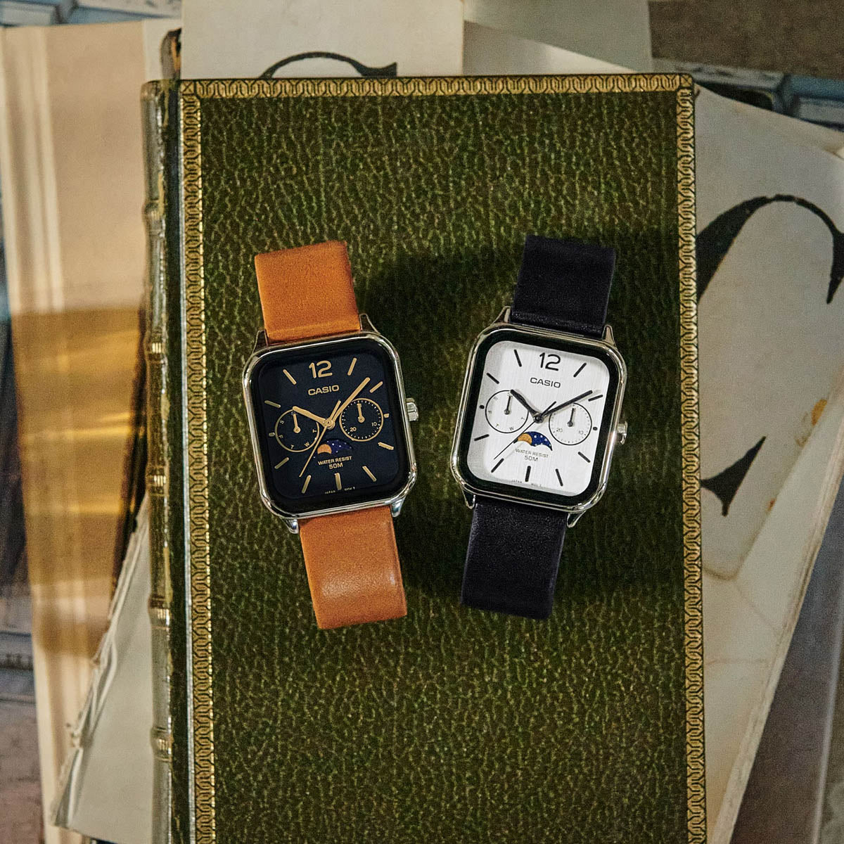 Unisex Watch CASIO COLLECTION Mod. MOONPHASES LEATHER - BLACK